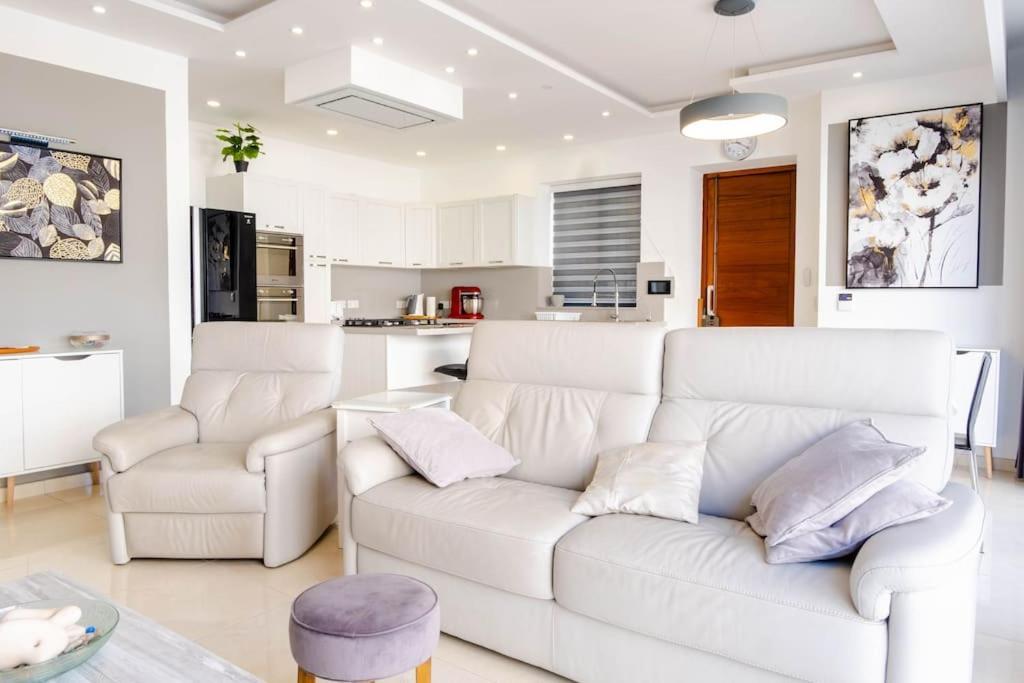 Mellieha, Luxury 3 Bedroom Azure Maisonette Kültér fotó