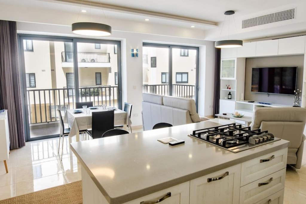 Mellieha, Luxury 3 Bedroom Azure Maisonette Kültér fotó
